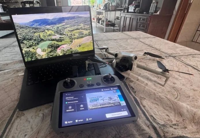 Drone DJI Mini 4 Pro 4K Fly More Combo com 3 Baterias e Bolsa - Foto 3