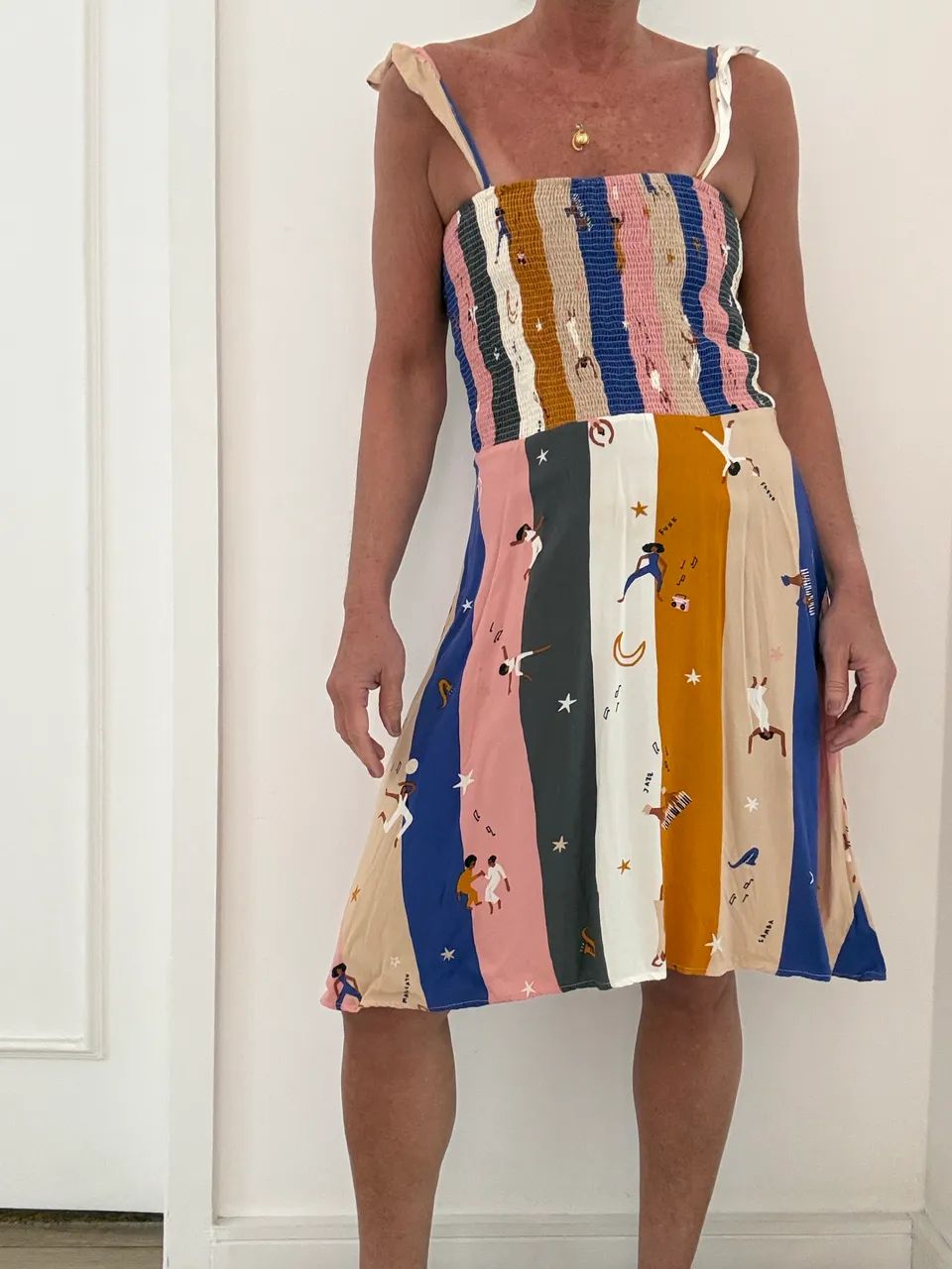 Vestido da marca cantão 