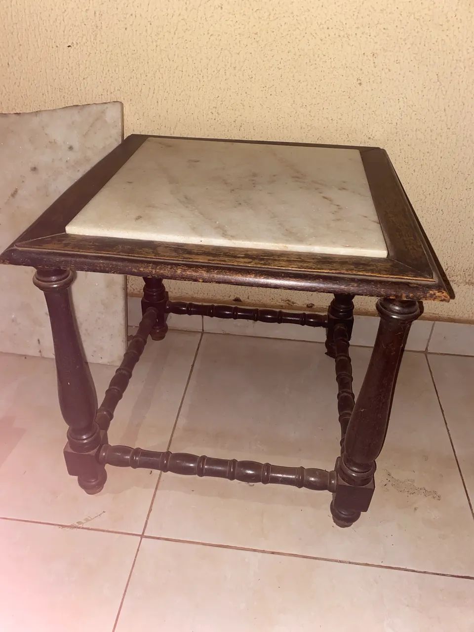 Mesinha antiga com tampo de mármore vintage - Foto 2