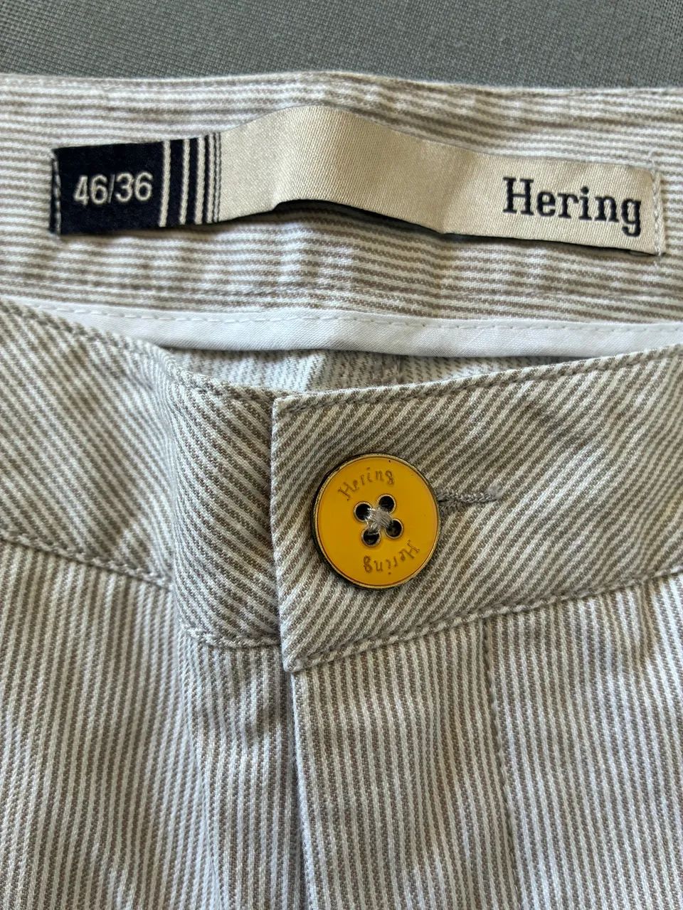 Short Hering 46 Risca de giz bege e branco  - Foto 2