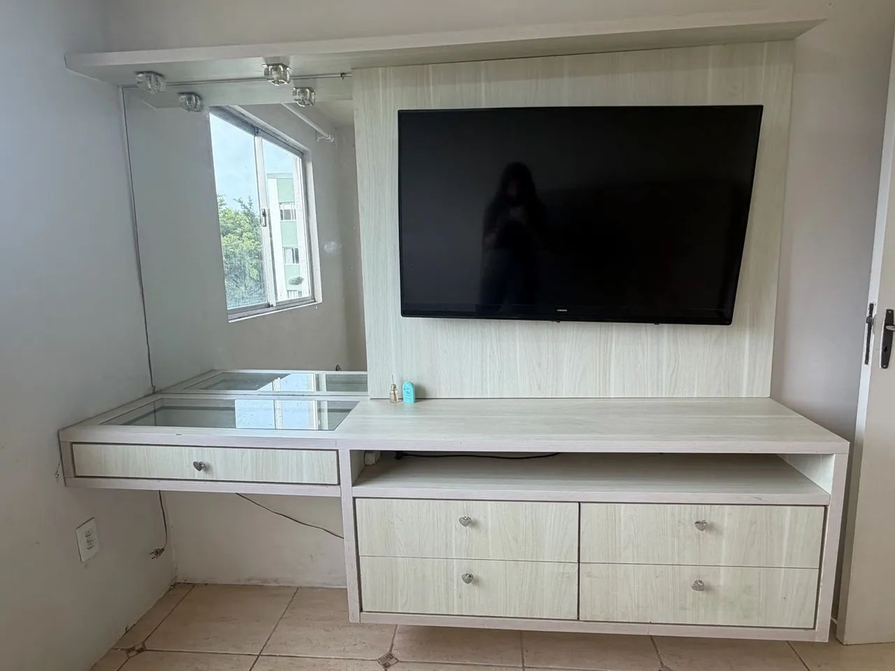 Hack suspenso com TV para quarto - Foto 2