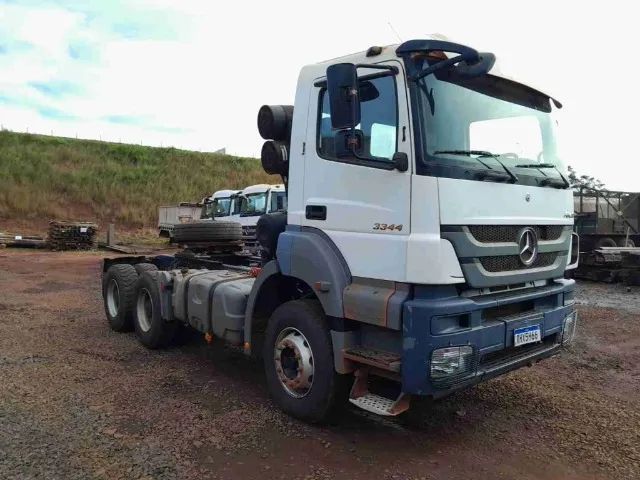 MB AXOR 3344 6X4 ANO 2022 195.000KM - Foto 3