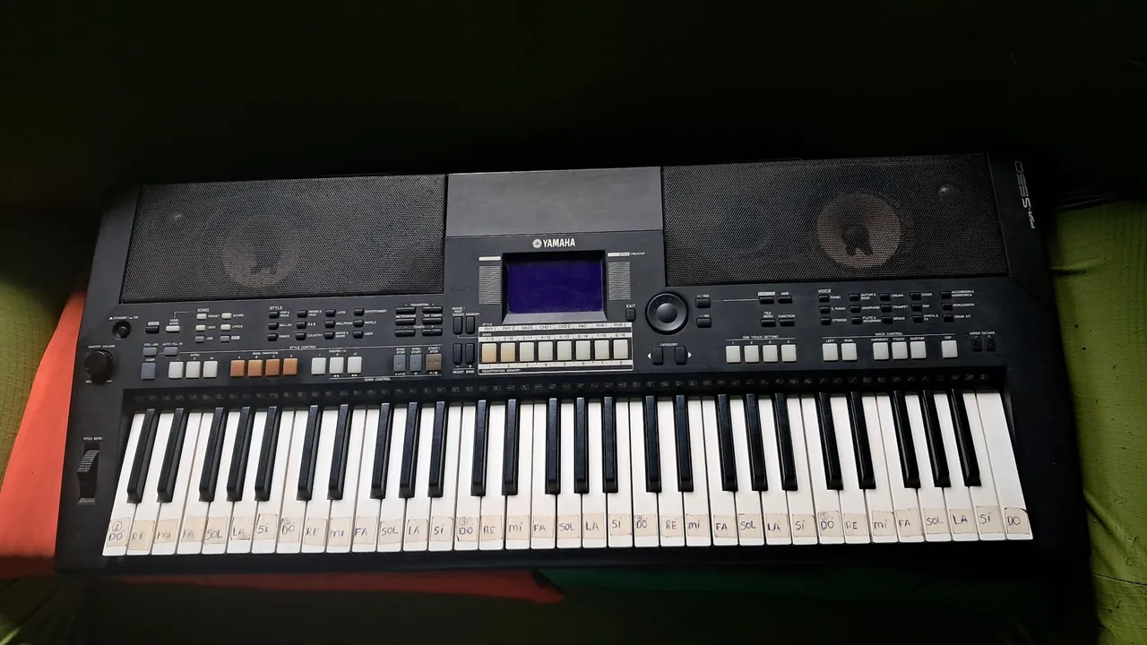 yamaha psr s550