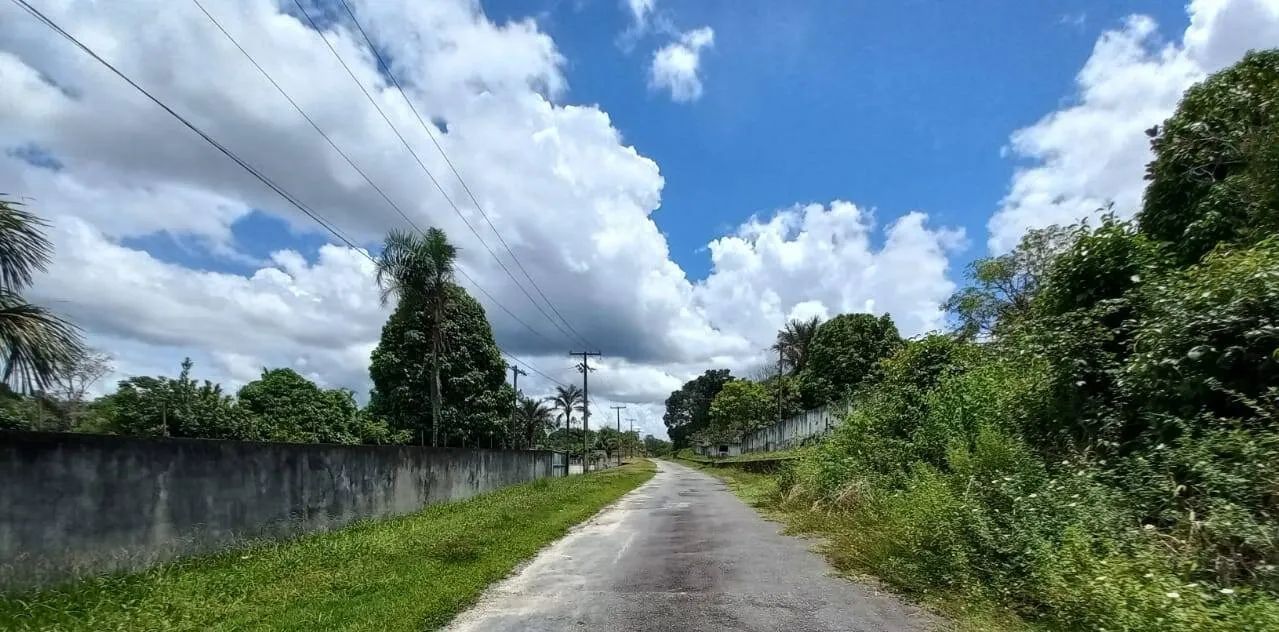 Terreno com igarapé para sitio, na BR 174, km 07, Amazonas