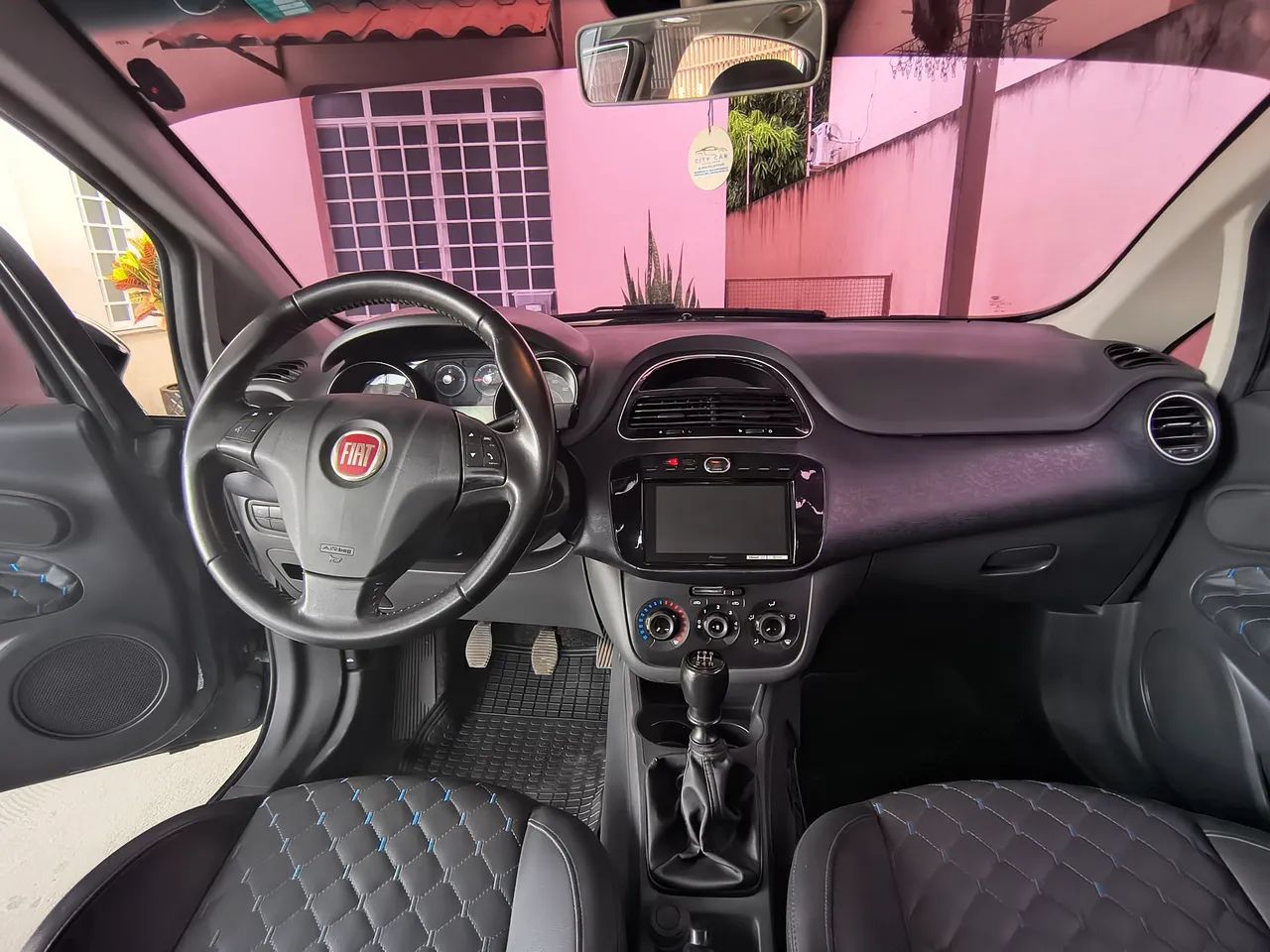 Fiat Punto Attractive 1.4 Fire Flex 8V 5P 2014 - Foto 4