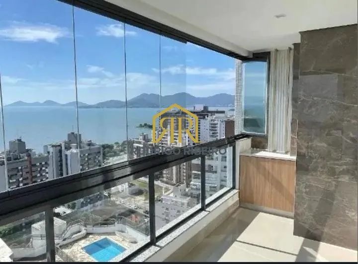 More em um condomínio clube no coração de Floripa!