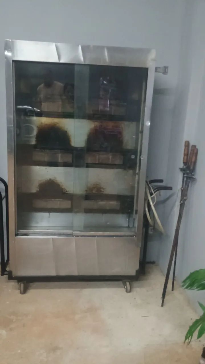 Maquina de assar frango