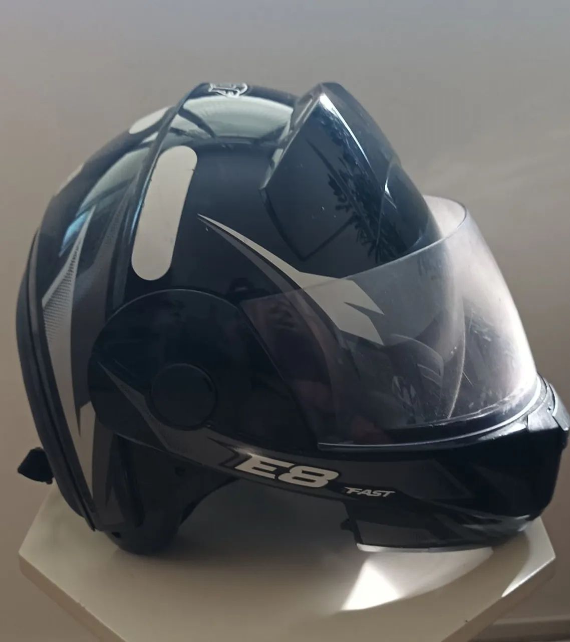 Capacete. 