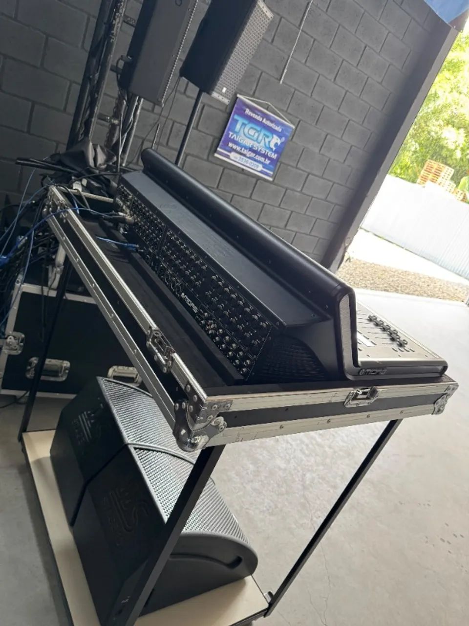 MESA DE SOM DIGITAL MIDAS M32 LIVE COM HARDCASE - IMPECÁVEL - Foto 3