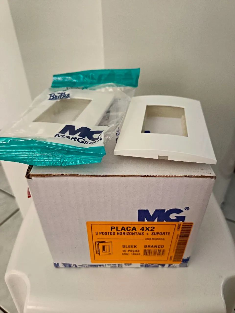 Placa 4x2 margirius sleek branco 