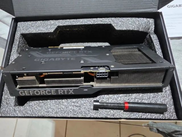 RTX 4070 Gigabyte Windforce OC 12gb - Foto 2