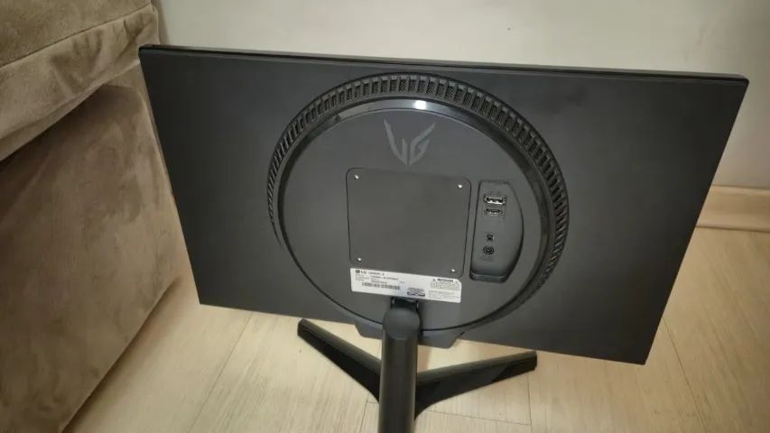 Monitor LG Ultragear 24" 144hz 26GN60R-B - Foto 2