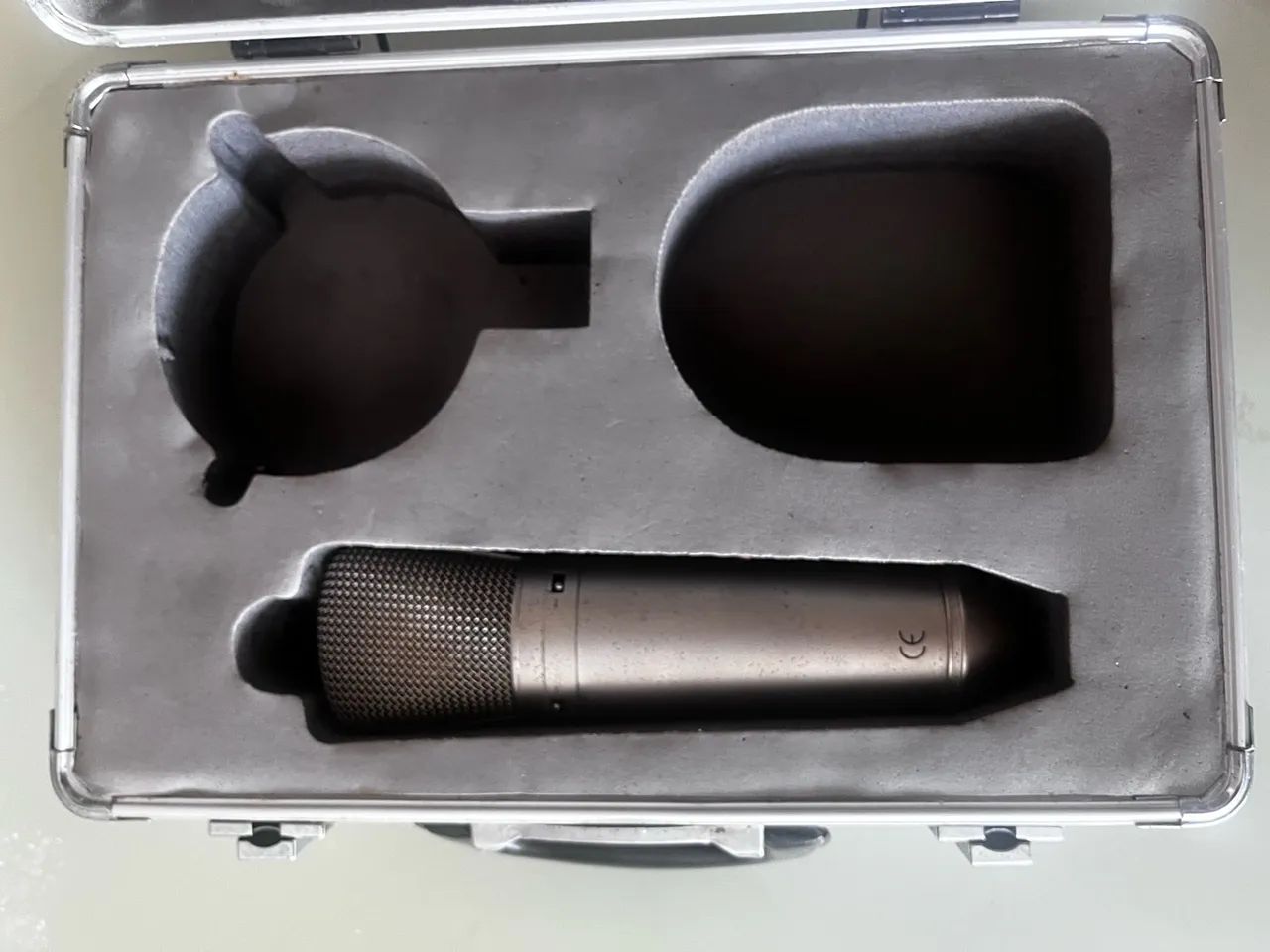 Microfone Behiringer B2 Pro + Abafador e tripe