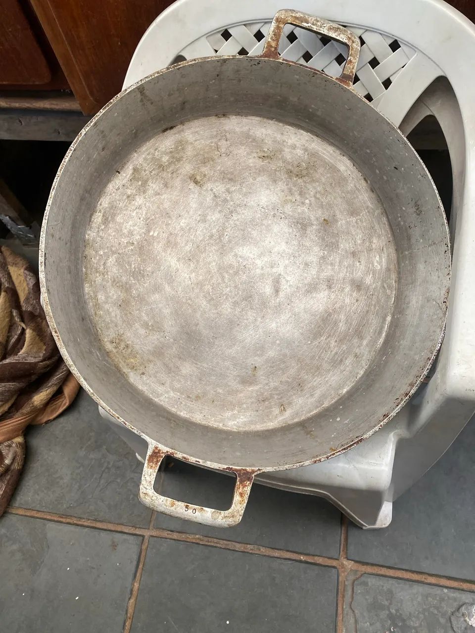 Frigideira redonda alumínio batido 40 diâmetro 