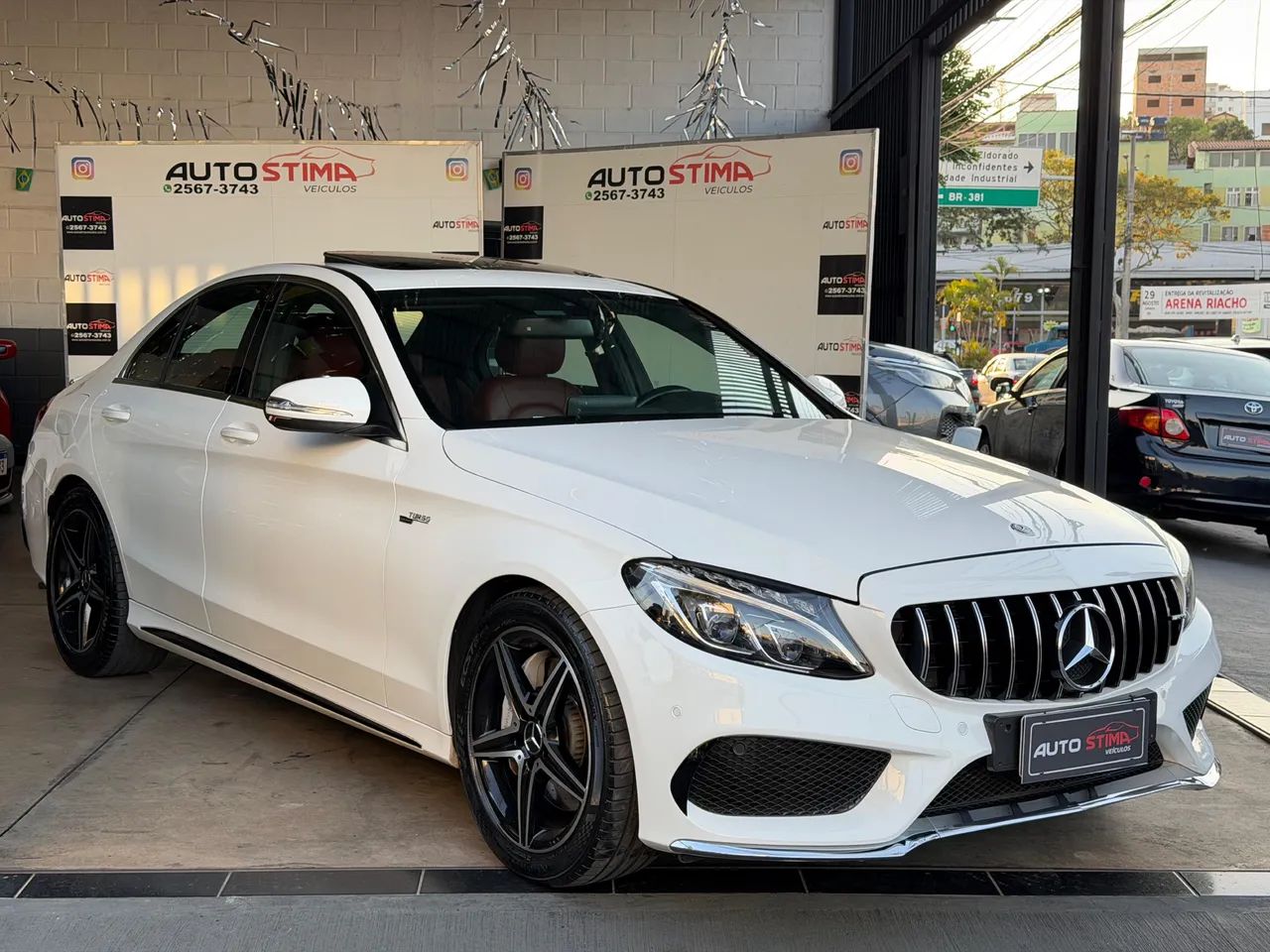 Mercedes-Benz C-250 C-250 Sport 2.0 16V 211cv Aut. 2015