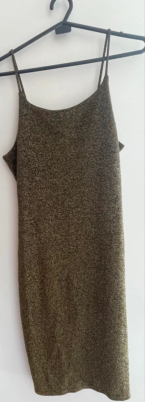 Vestido dourado e preto tamanho G