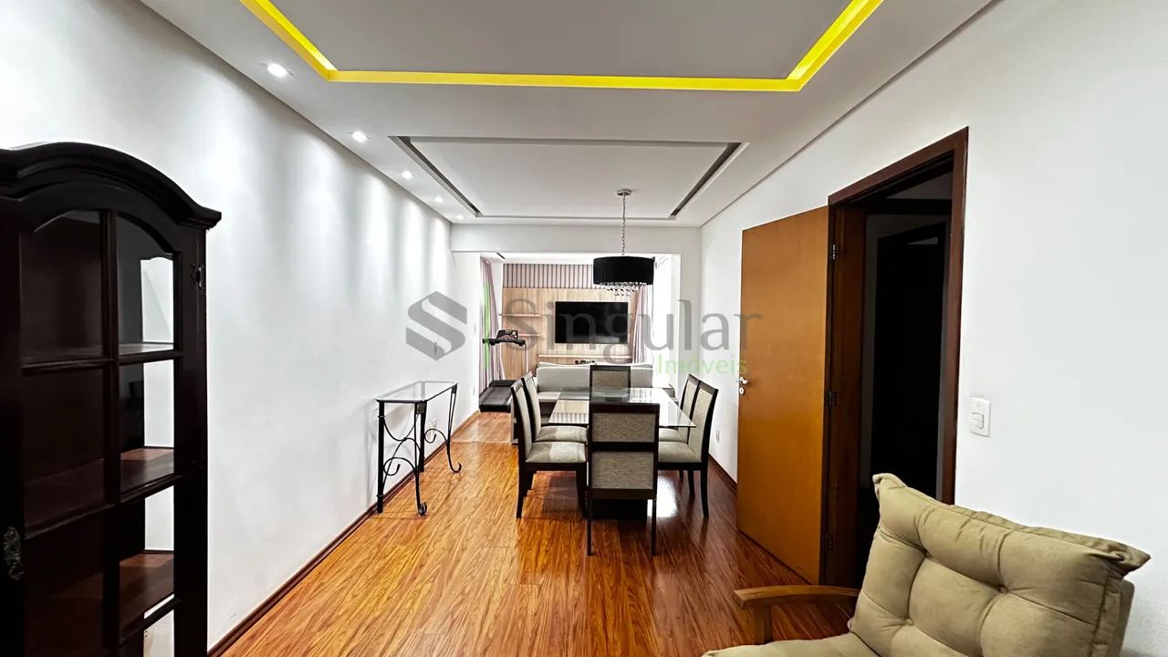 APARTAMENTO DE TRÊS QUARTOS E UM ESCRITÓRIO