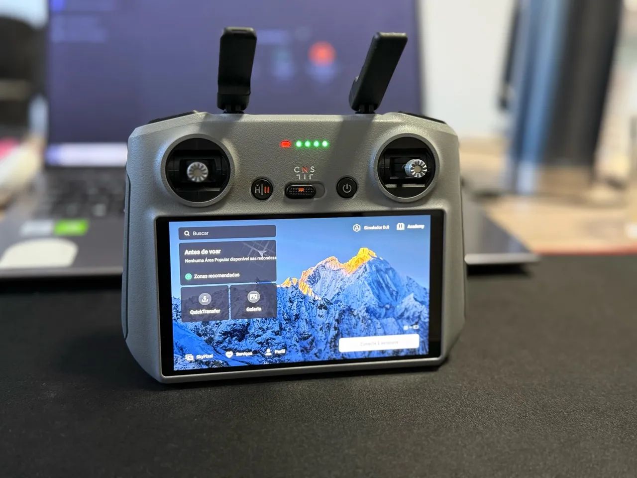 DJI RC2 - CONTROLE PARA DRONES DJI RC2 COM TELA SEM DETALHES - Foto 3