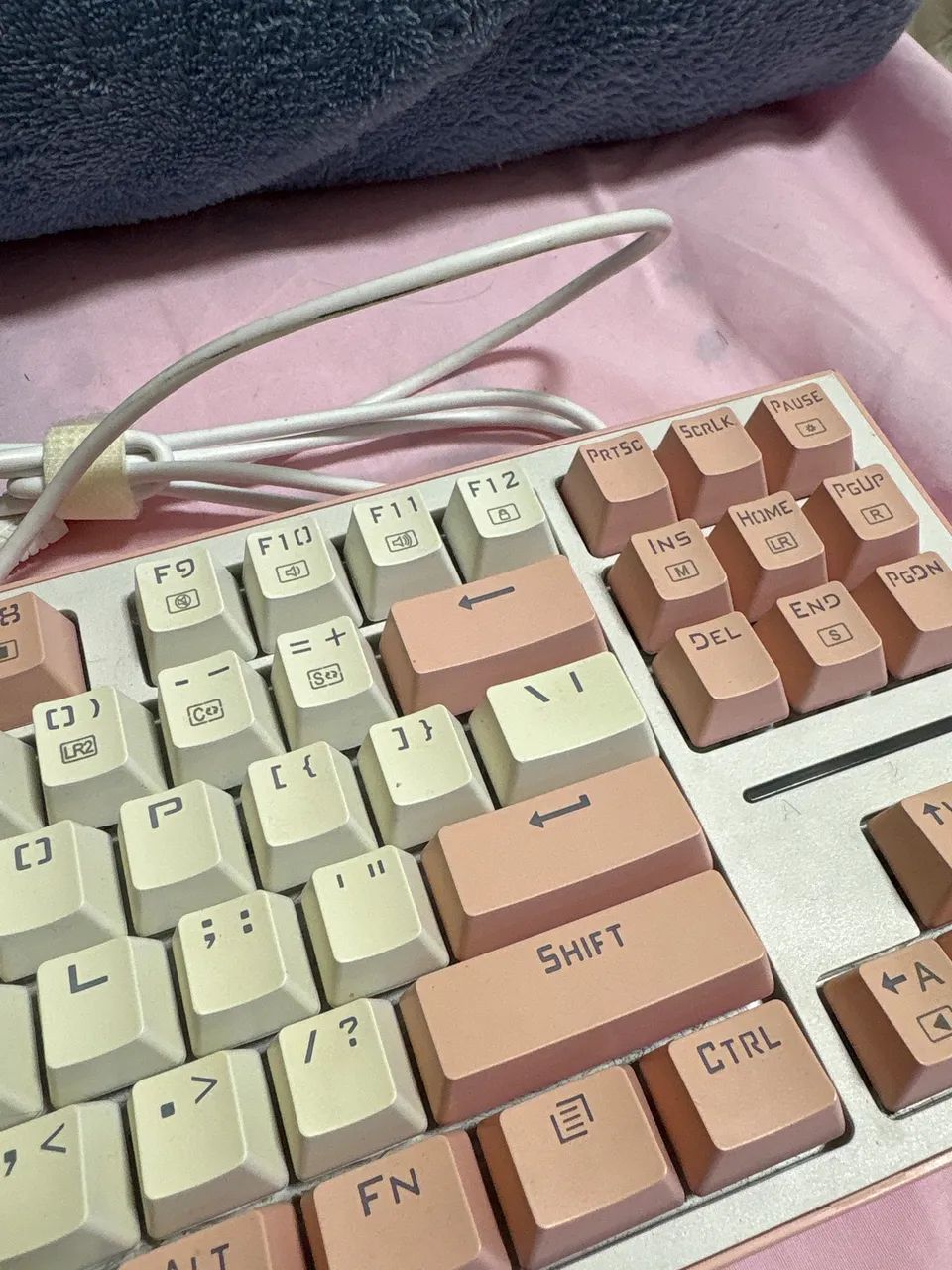 Teclado Mecânico Redragon Rosa e Branco  - Foto 2