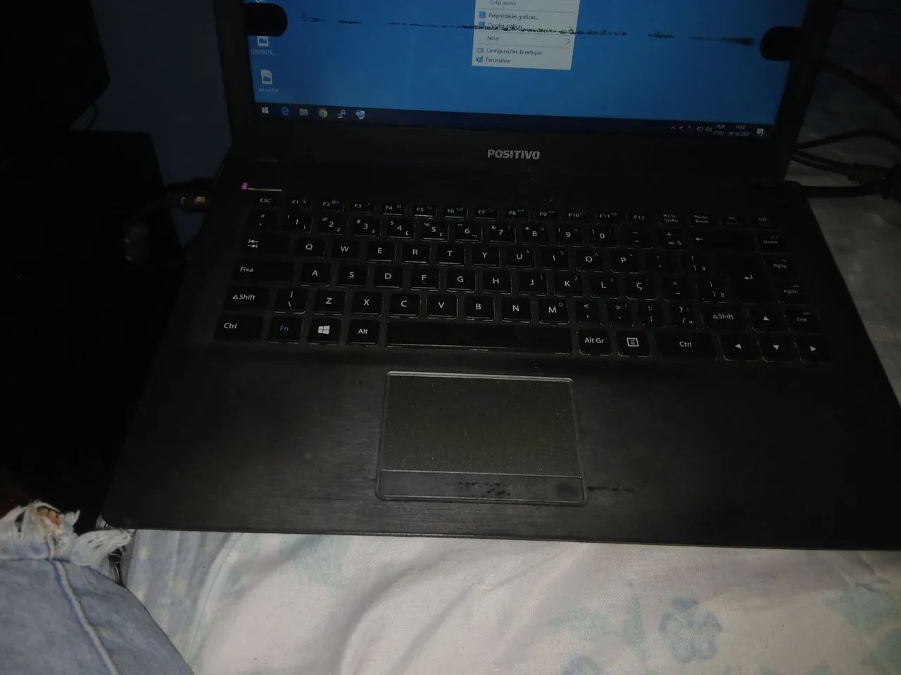 Notebook positivo funcionando!!! Porém com a carcaça da tela quebrada e algumas manchas - Foto 3