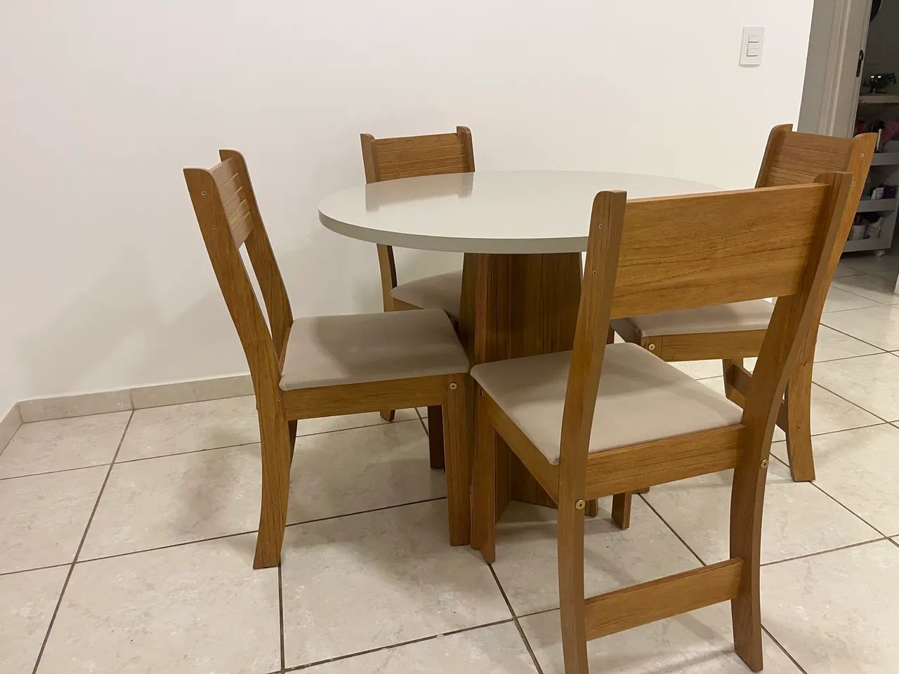 Mesa de Jantar com 4 Cadeiras Bege - Foto 5