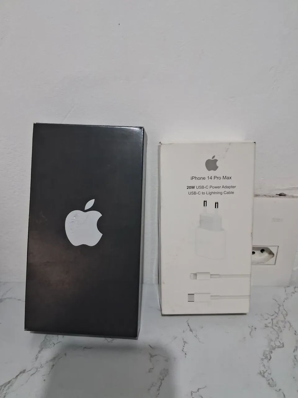 Caixa vazia do iphone 14 pro max