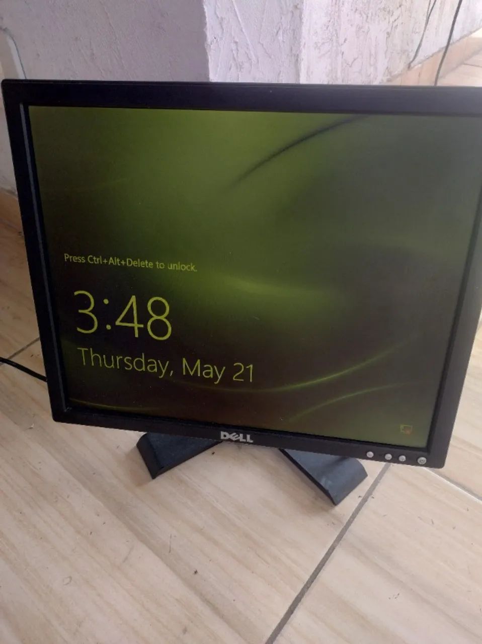 Monitor Dell funcionando 