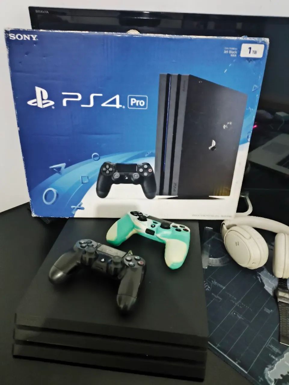ps4 pro com caixa e cotroles  - Foto 4