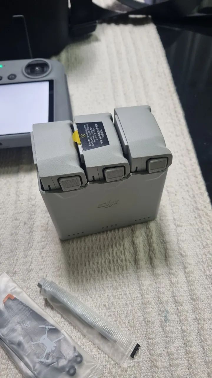 Dji Mini 4 pró combo fly more completo - Foto 2