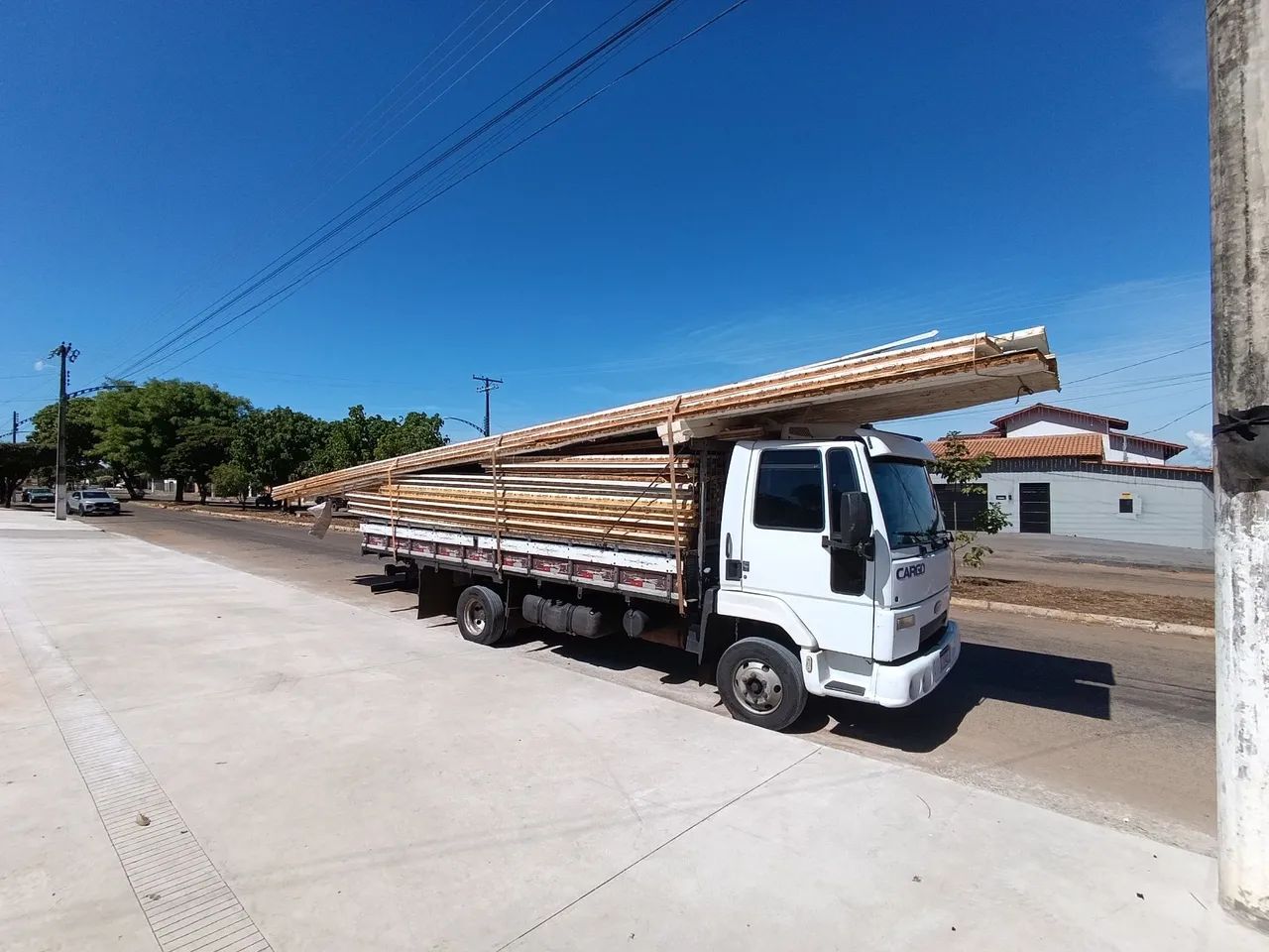 Frete caminhão 3/4 e toco carroceria aberta  - Foto 4