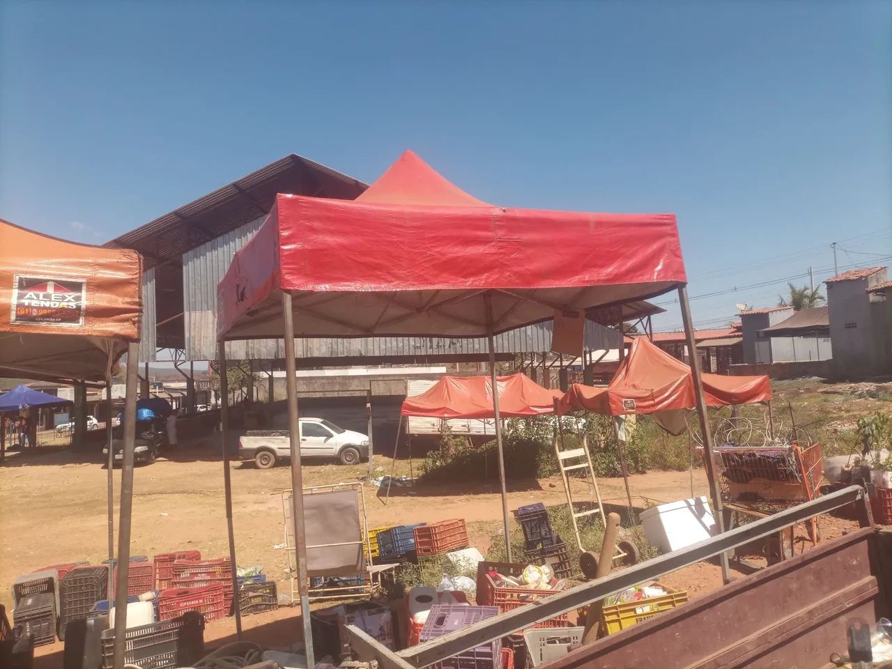 Barraca tenda 2 por 2 bem conservada seminova