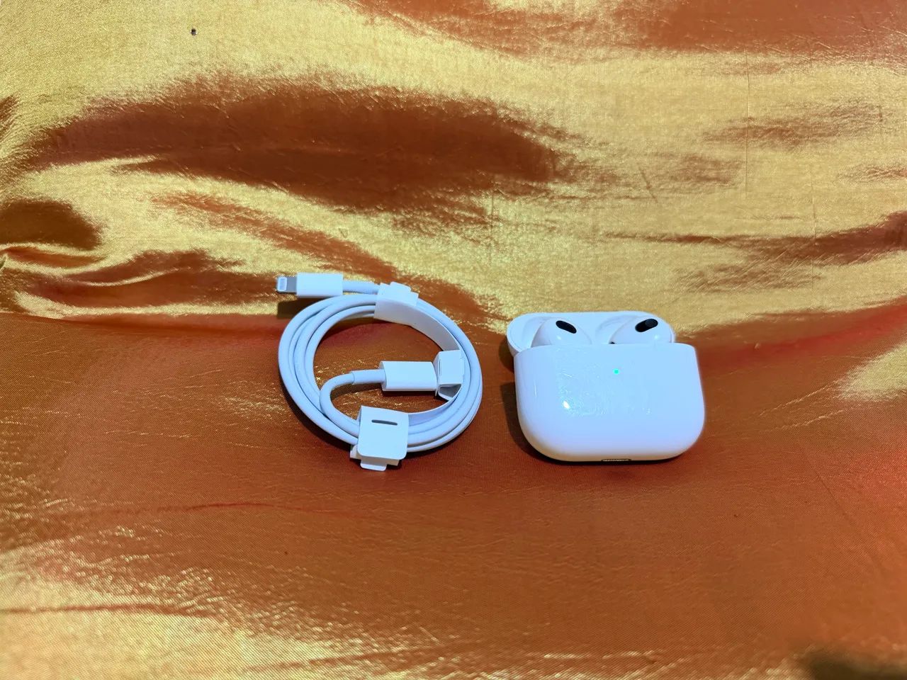 Apple Airpods Terceira geração original - Foto 2