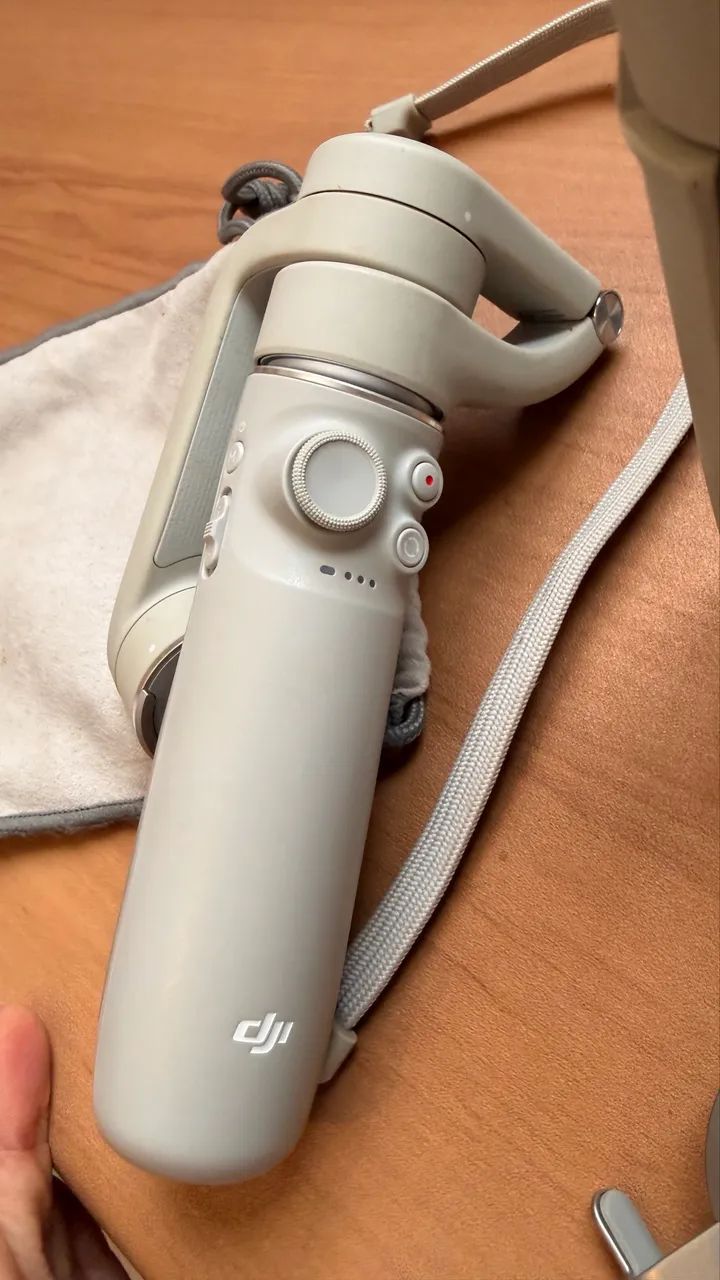 Estabilizador para celular DJI Osmo móbile 5 - Foto 4