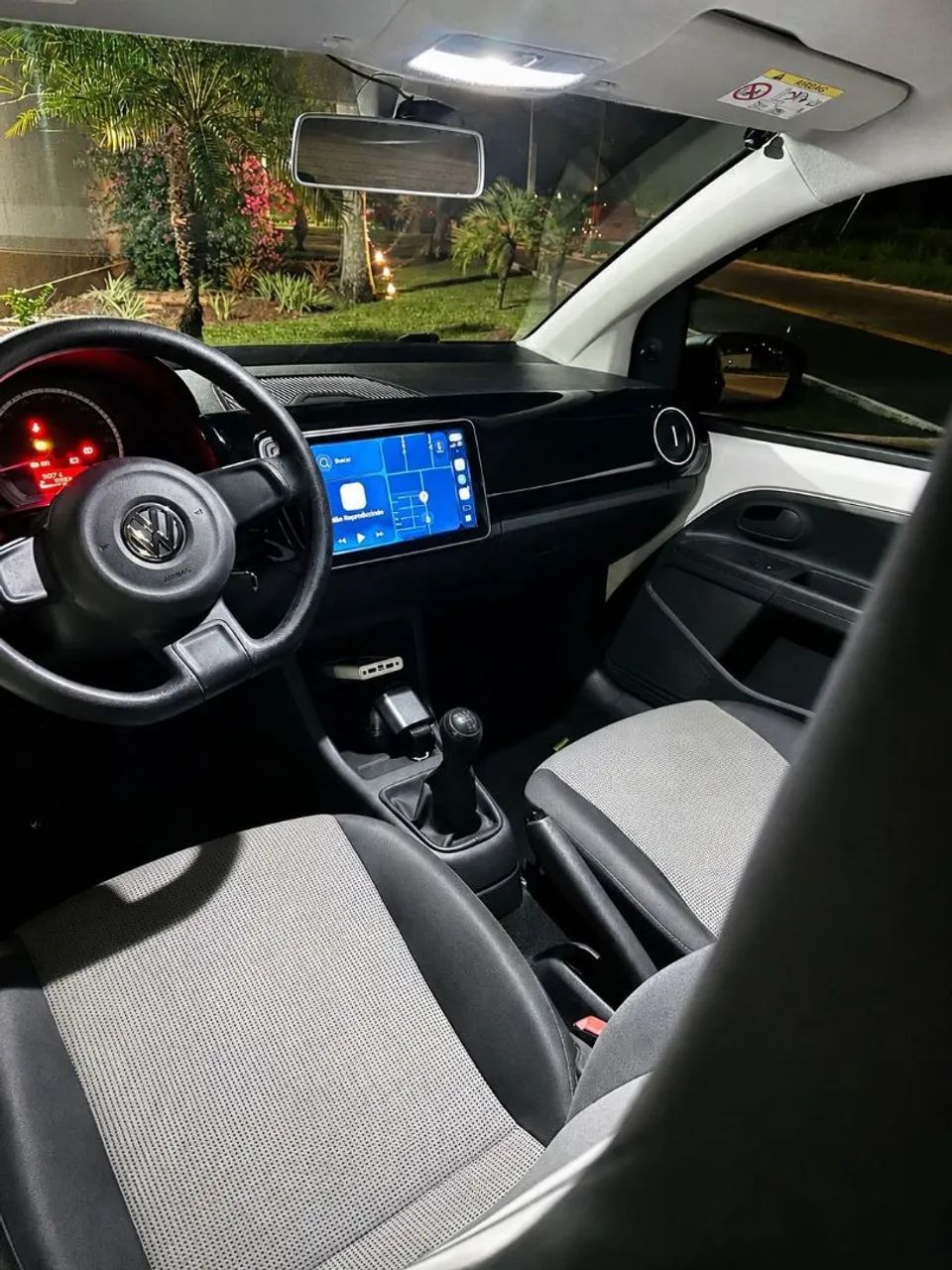 Volkswagen Up! up! take 1.0 Total Flex 12V 5p 2015