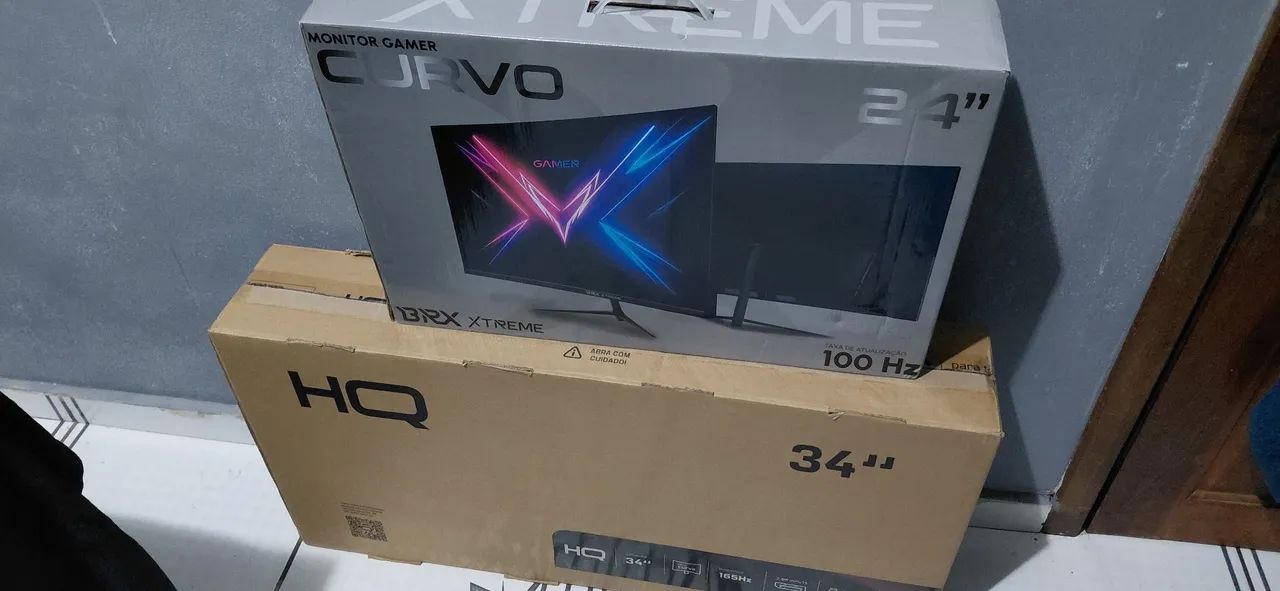 Vendo 2 monitores no preço de 1.