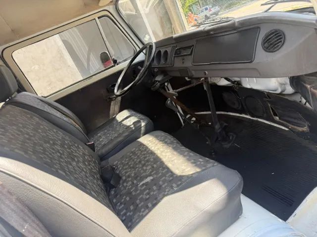 Volkswagen Kombi Standard/ Luxo/ Série Prata, foto 4 de 12