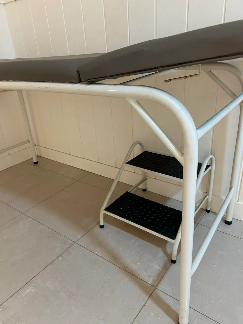 Vendo maca para consultório 