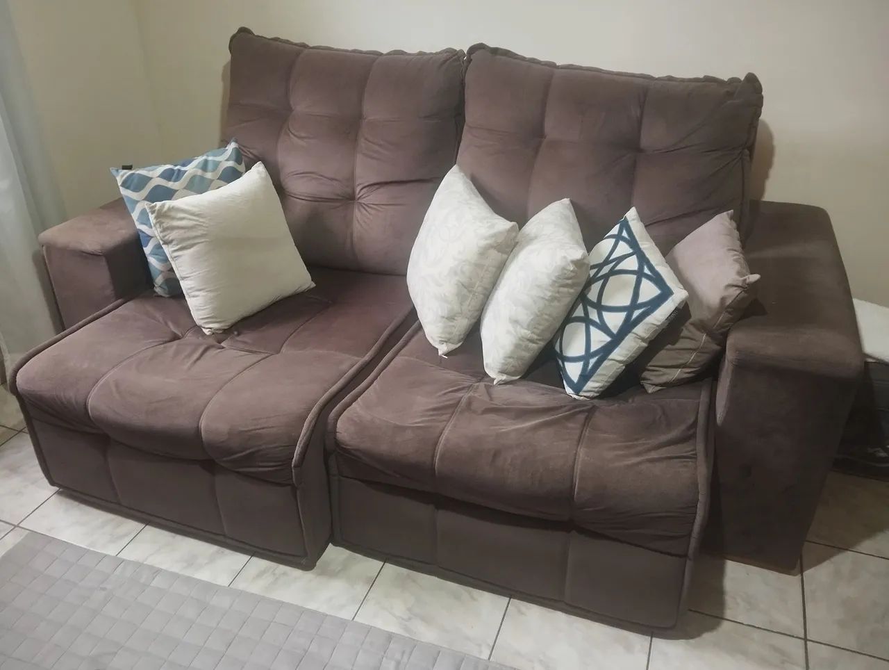 Sofá cama grande retrátil 5 lugares veludo - Foto 3