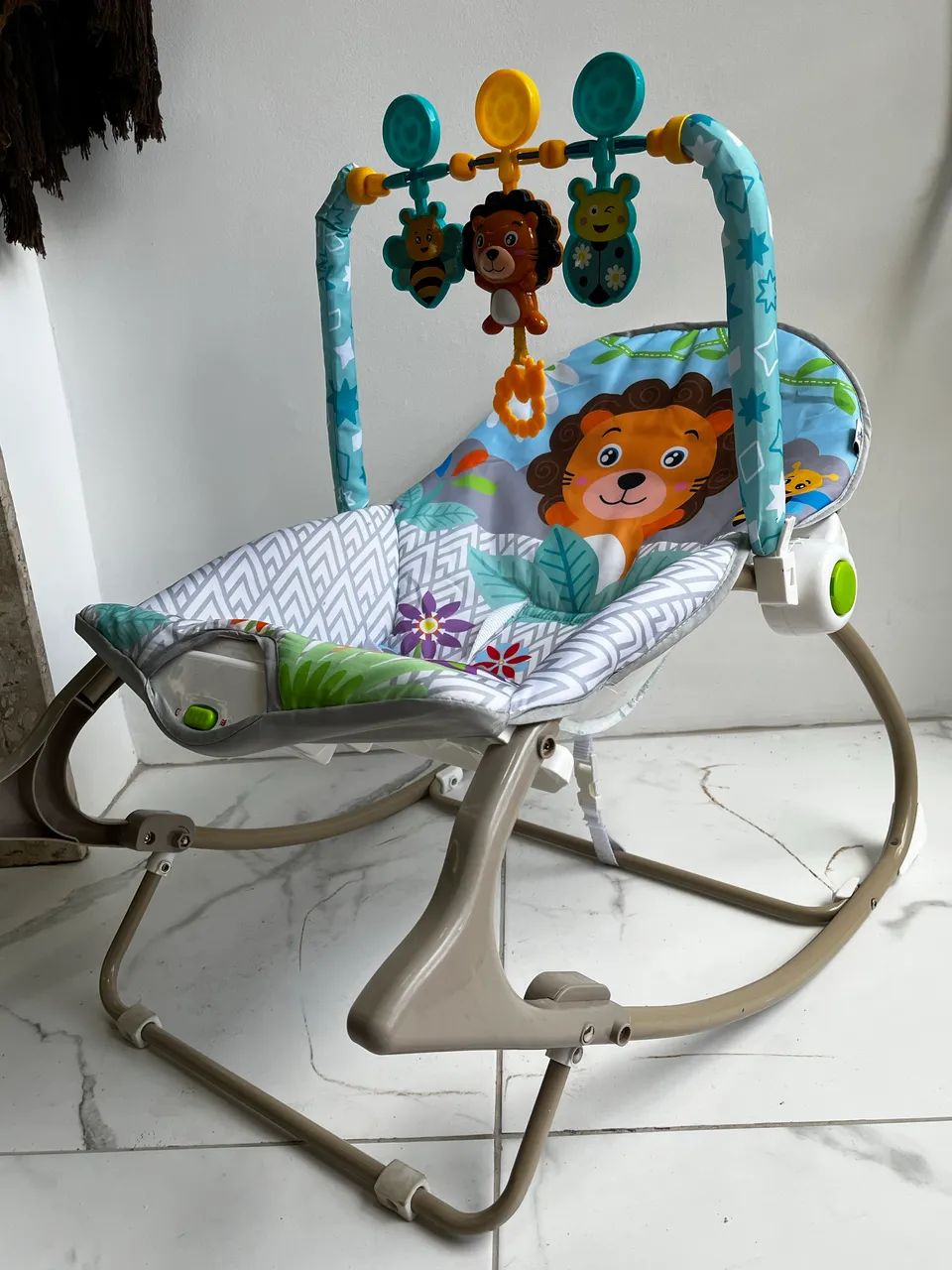 CADEIRA DE BALANÇO PARA BEBÊ