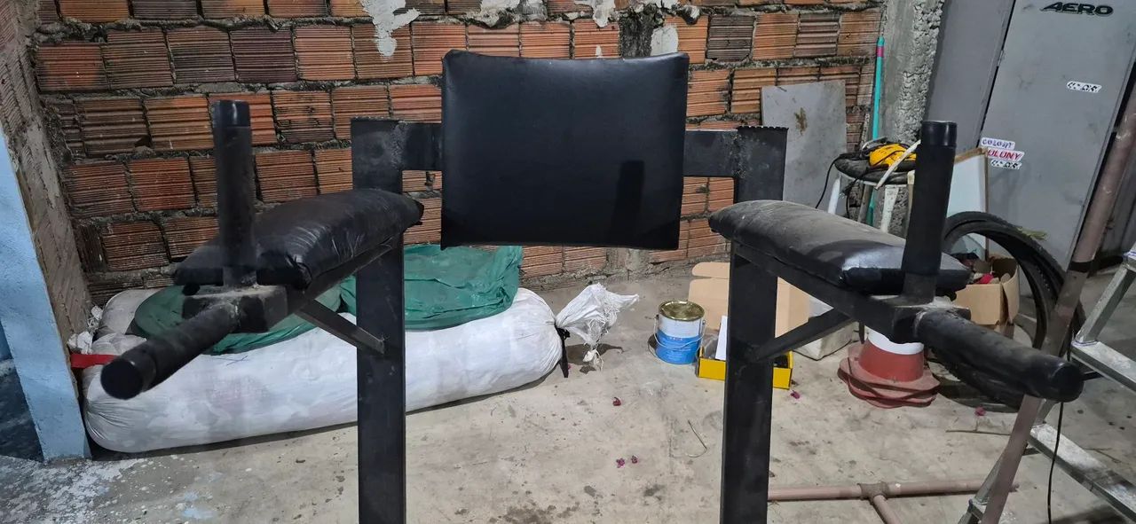 Paralela abdominal de fabricação caseira.