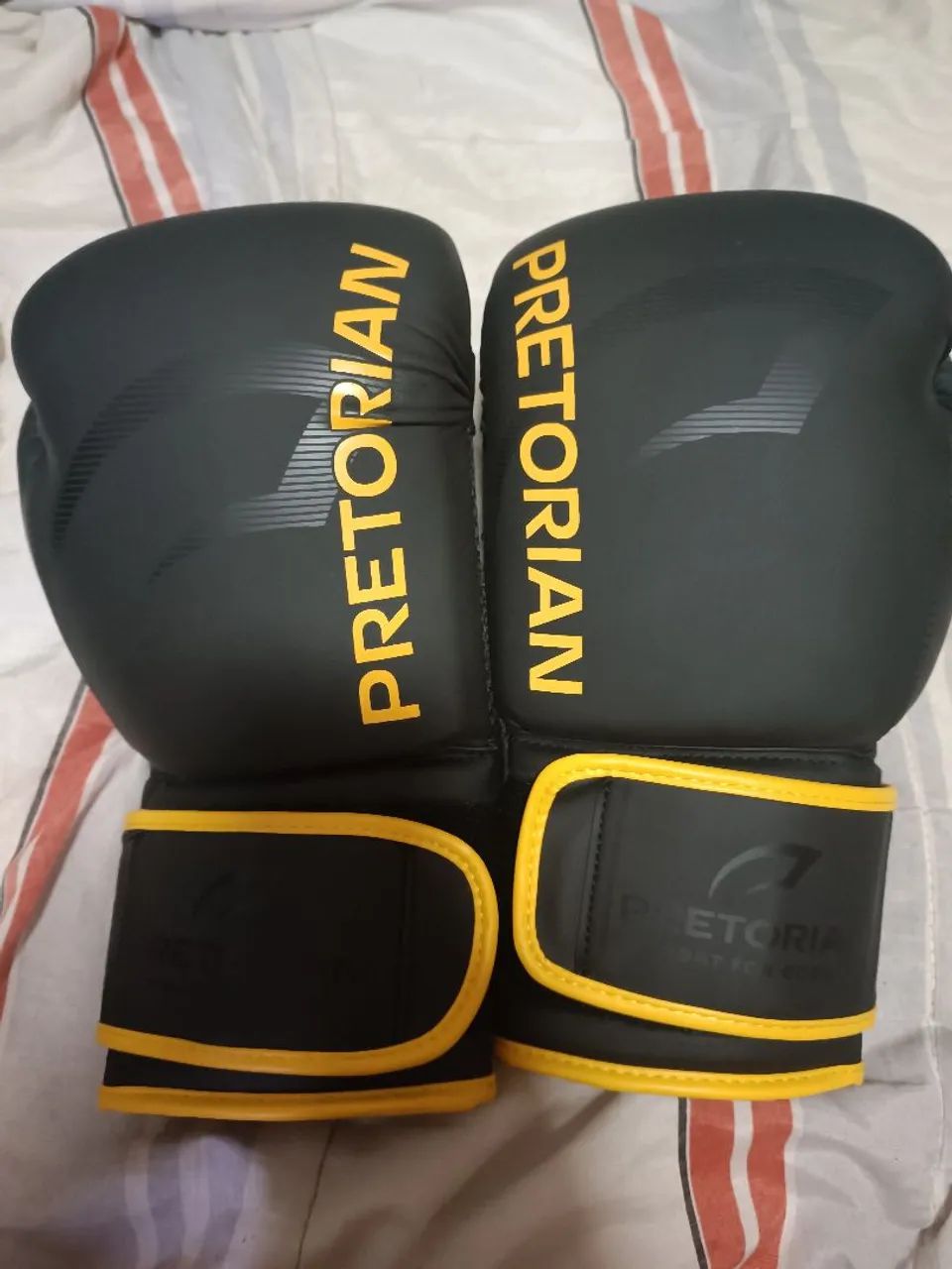 Luva Pretorian FX2 14oz + 2 Bandagens - Foto 6