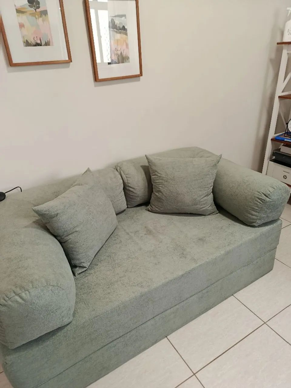 Sofá cama em bouclê NÃO FOI USADO