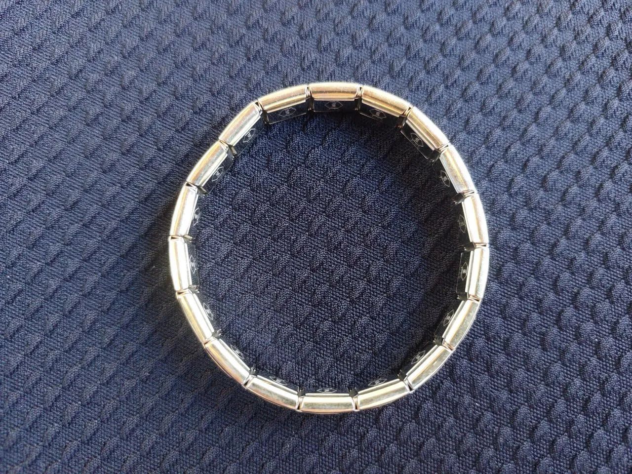 Pulseira magnética folheada a ouro 