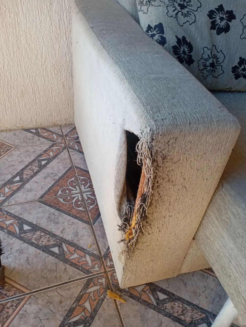 Sofa retrátil usado p reforma - Foto 4