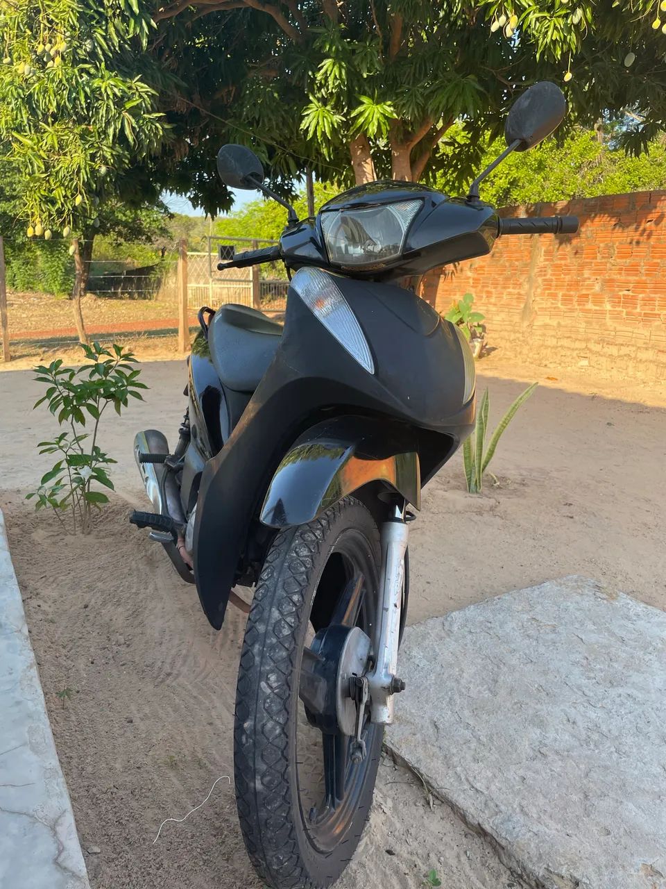 Vendo moto Biz por R$ 7.800,00