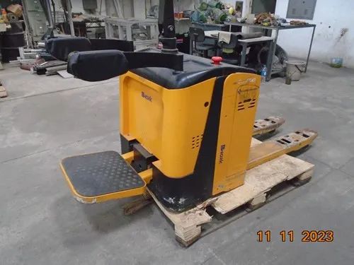 Empilhadeira transpaleteira elétrica