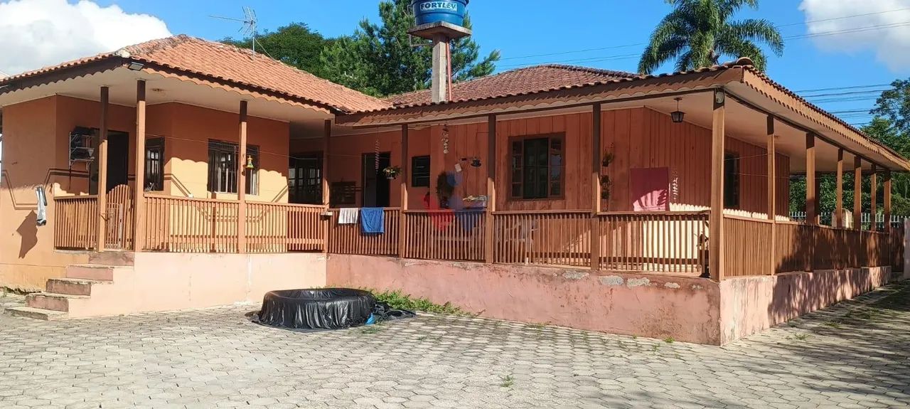 Chácara em Contenda com 3 quartos, pomar, tanque de peixes e 3.080m