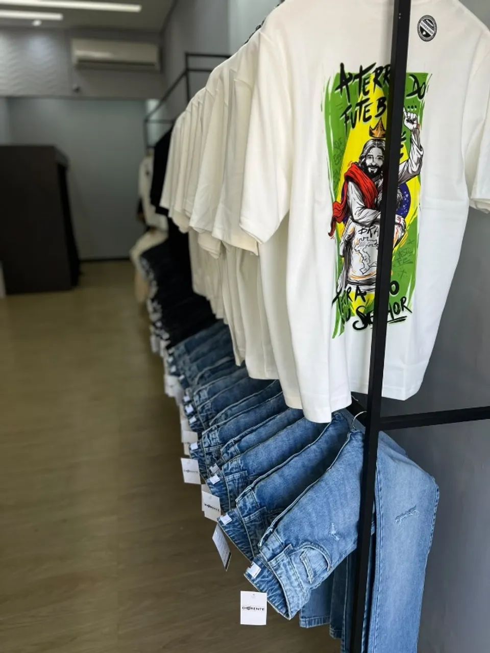 Vendo mobiliário para loja de roupa  - Foto 4