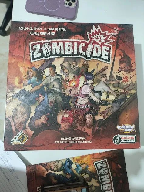 Zombicide 1ª Edição - COMPLETO (insert + sleevado)