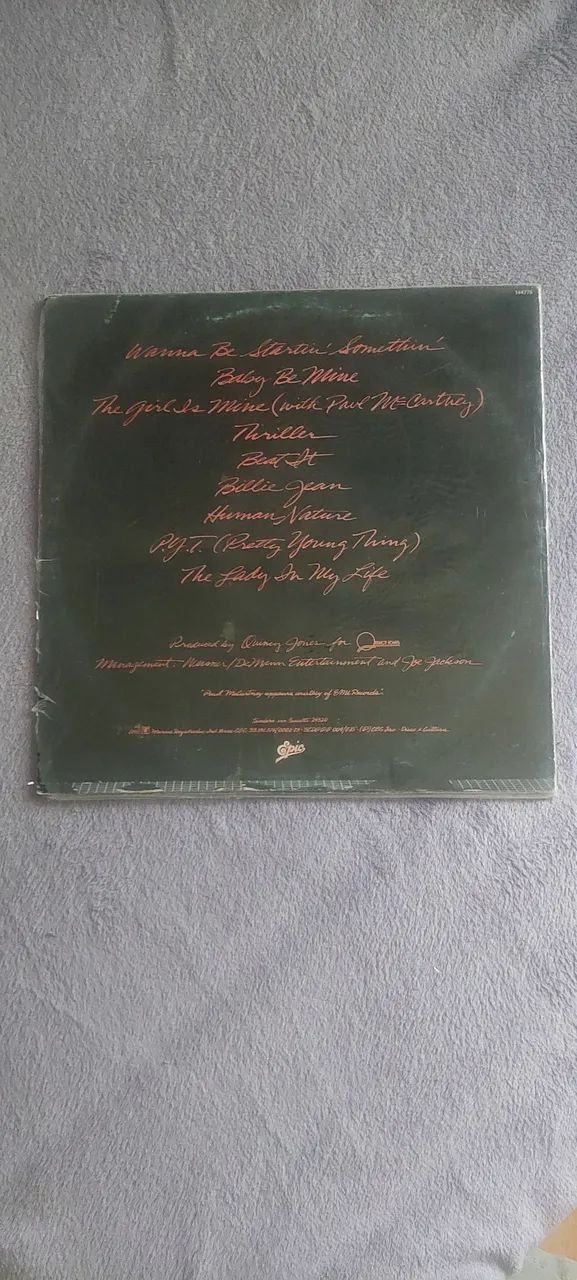 LP Vinil Michael Jackson "Thriller" com encarte completo - Foto 2